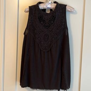 Sleeveless Black Flouncy Top